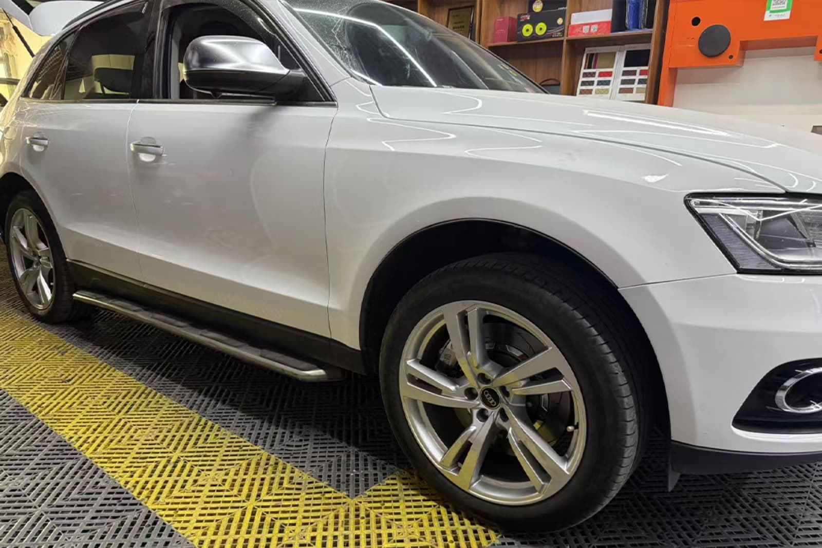 Audi Q5 с тормозным комплектом SAVANINI
