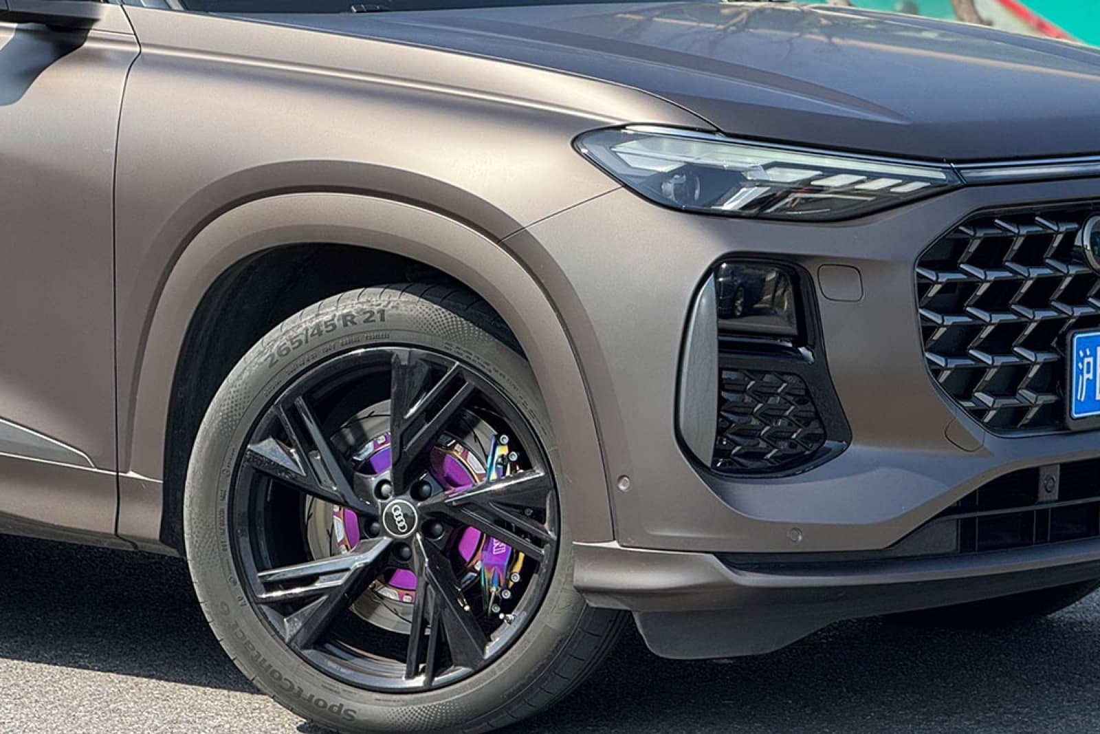 Audi Q6 с тормозным комплектом SAVANINI
