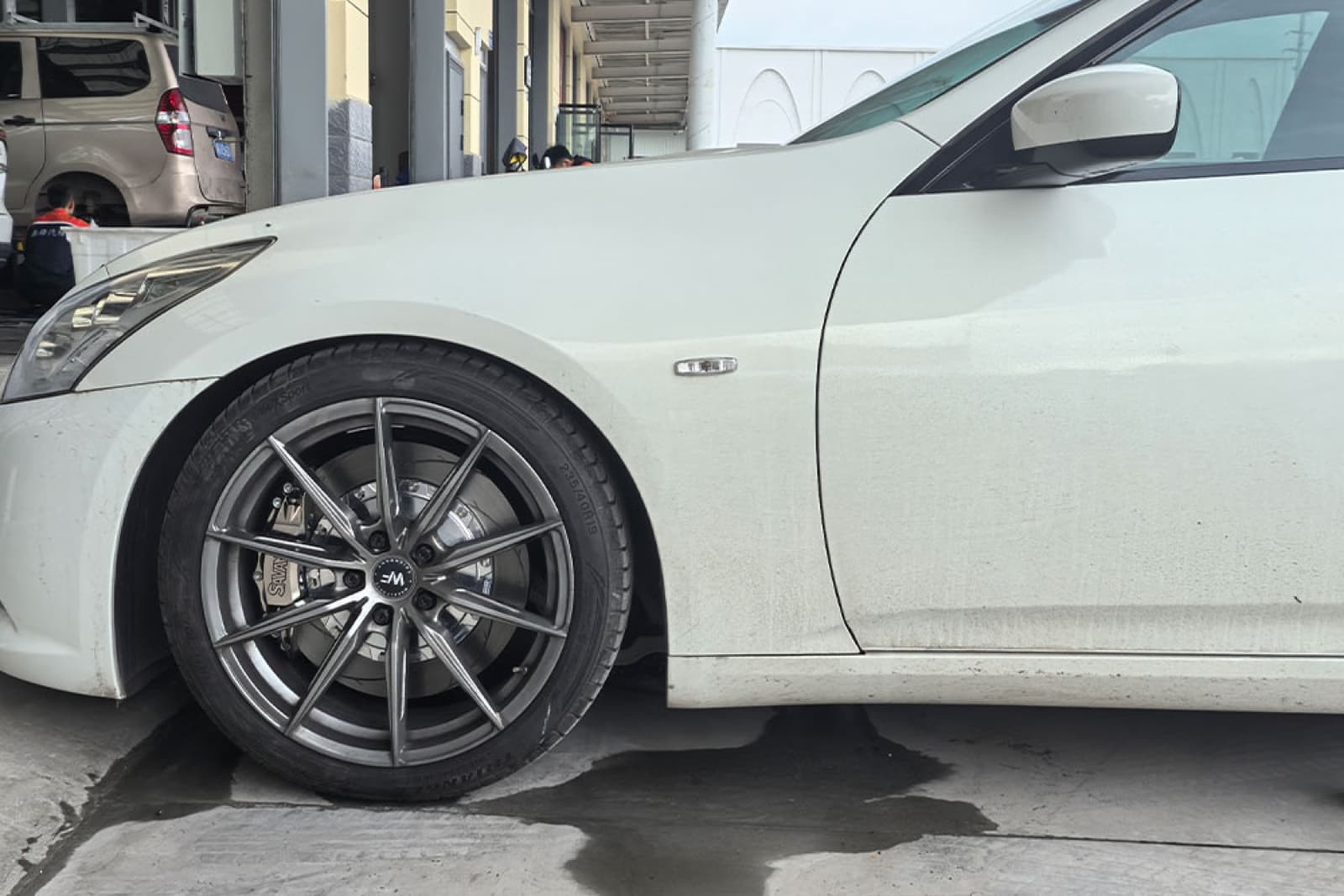 Infiniti G25 с комплектом SAVANINI