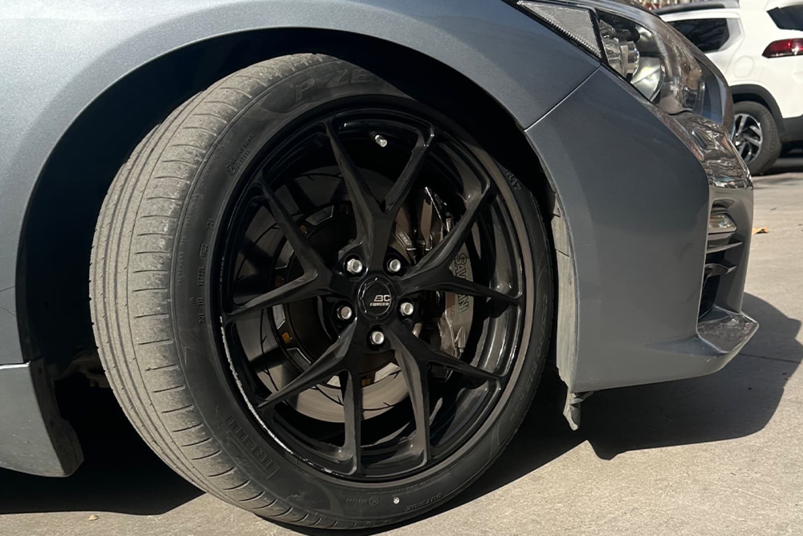 Infiniti Q50 — Комплект по кругу: 6-поршневой S67A + задний S47R · диски 380 мм — фото 3