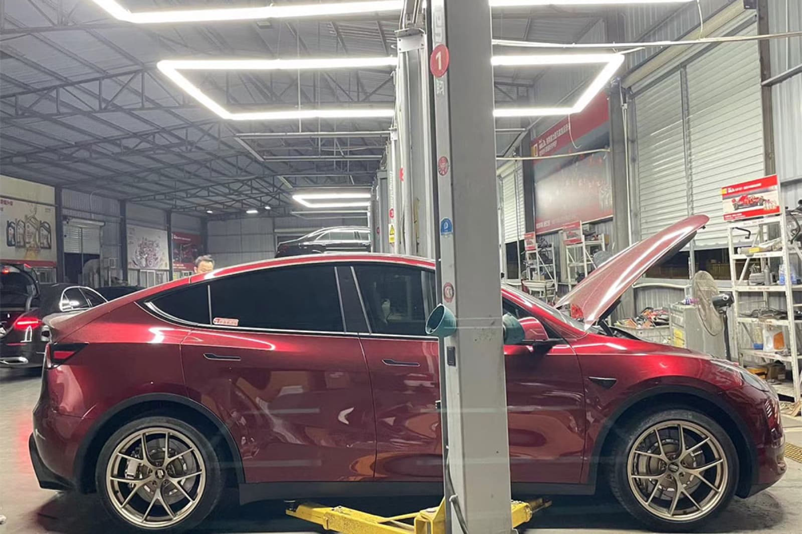 Tesla Model Y — установка SAVANINI — фото 9
