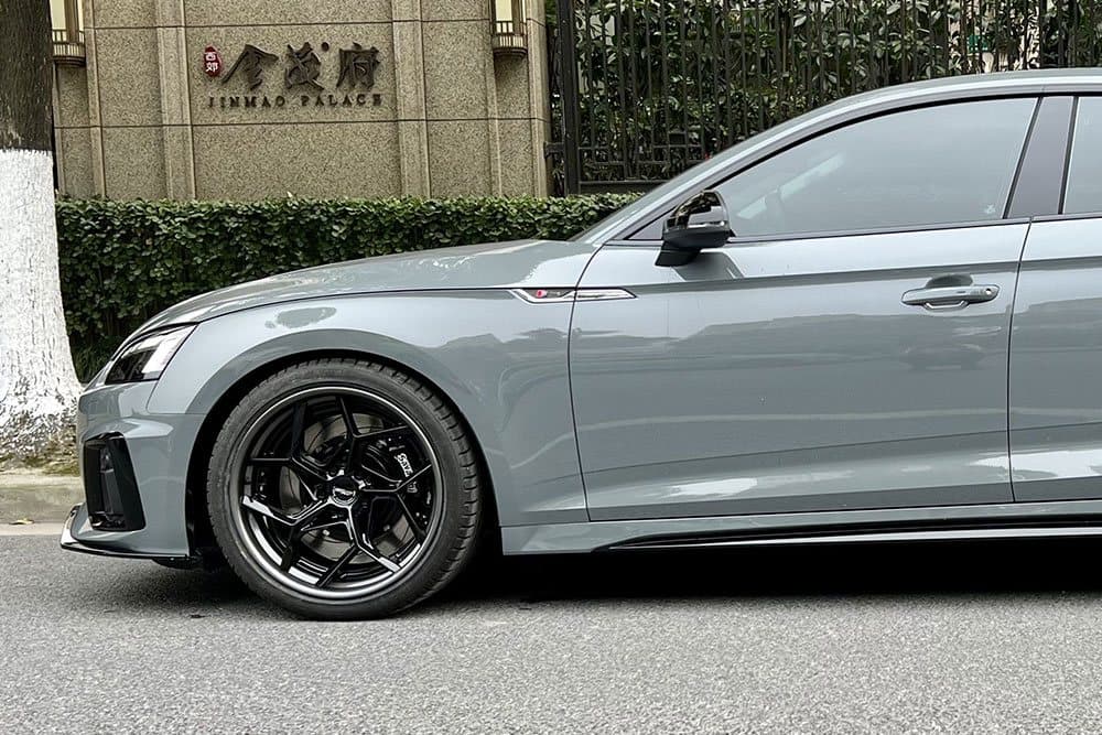Audi A5 с тормозным комплектом SAVANINI