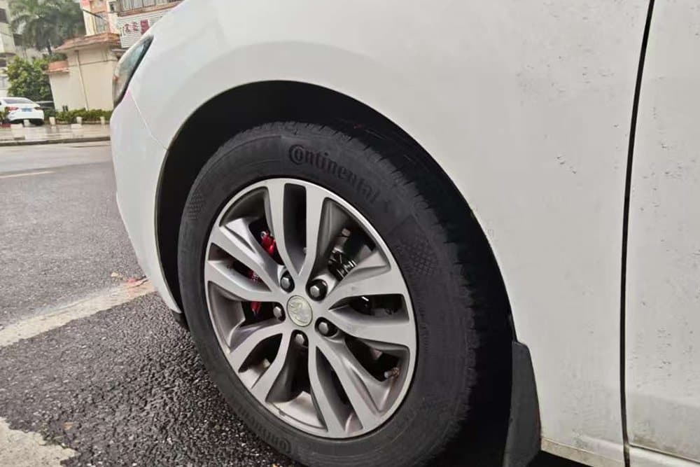 Buick Excelle с тормозным комплектом SAVANINI