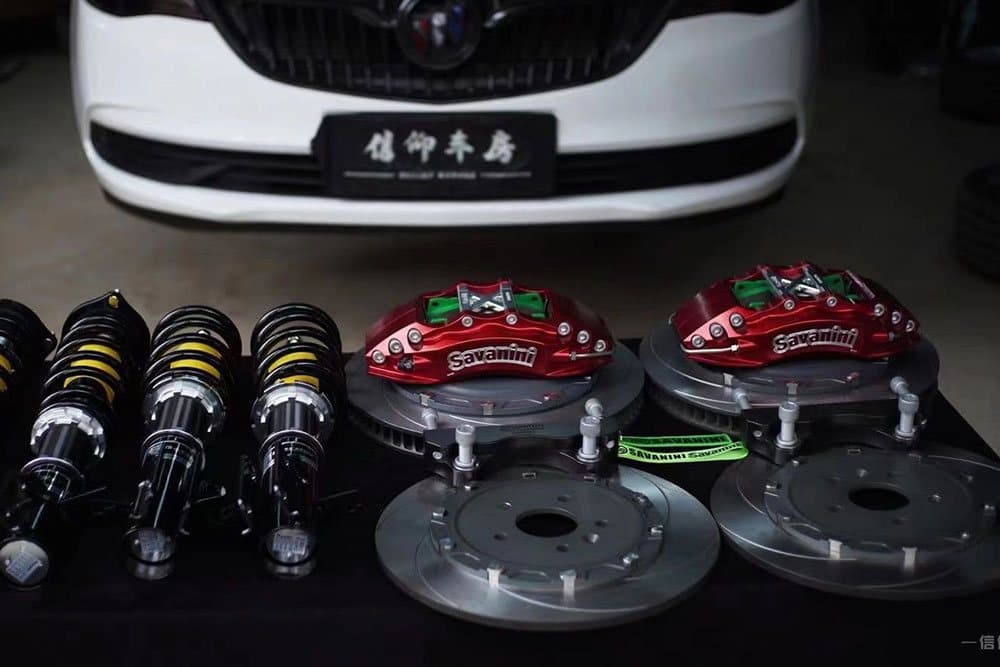 Buick Excelle с тормозным комплектом SAVANINI
