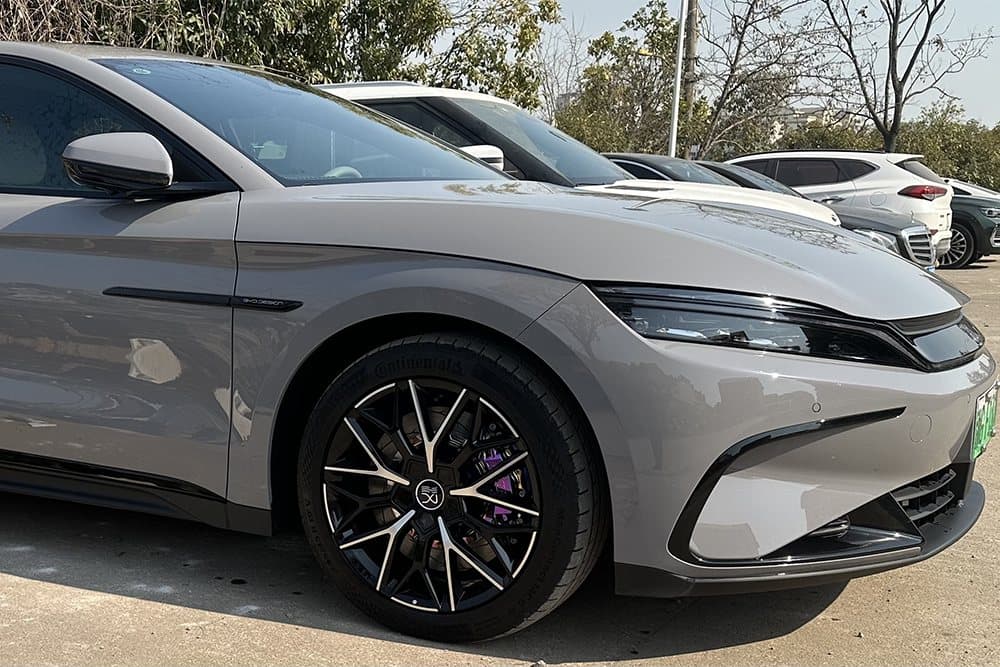 BYD Han с тормозным комплектом SAVANINI