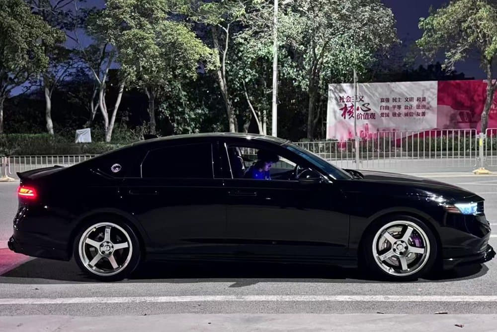 Honda Accord с тормозным комплектом SAVANINI