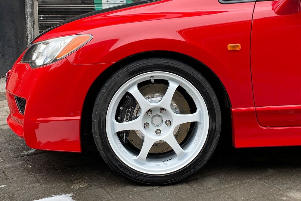 Honda Civic VIII с тормозным комплектом SAVANINI