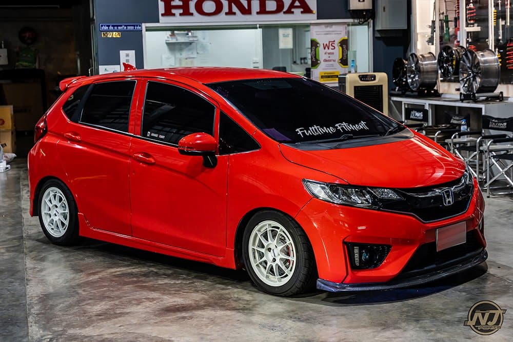 Honda Fit (GK5) с тормозным комплектом SAVANINI