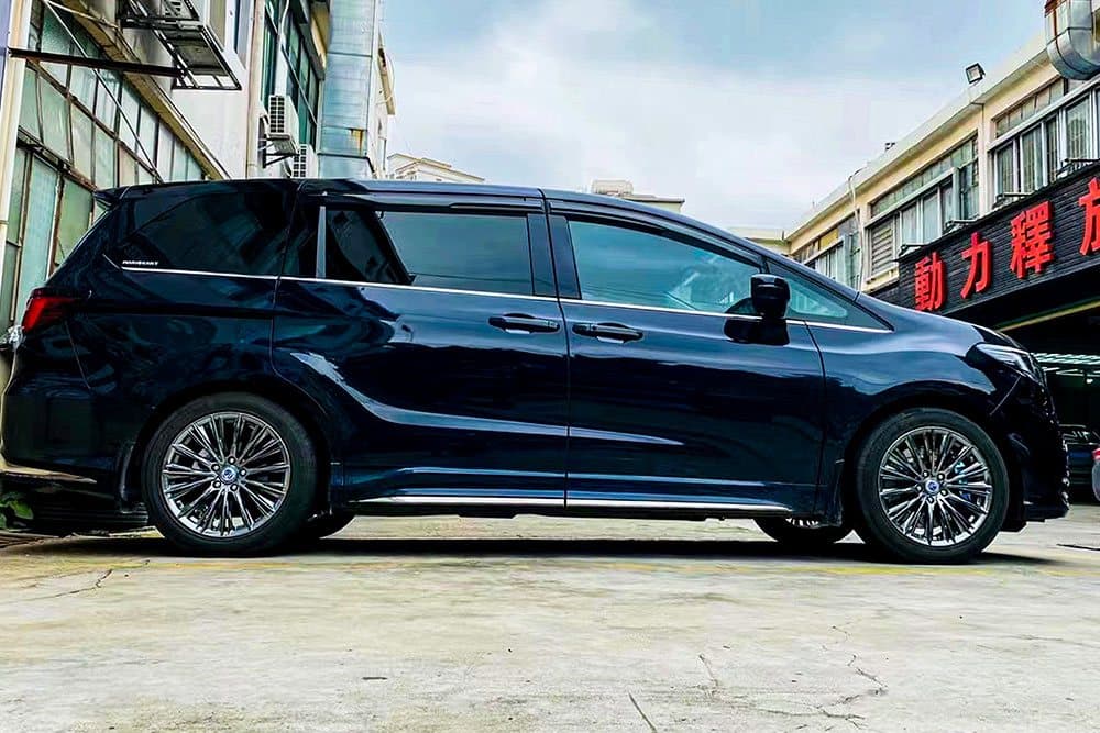 Honda Odyssey с тормозным комплектом SAVANINI