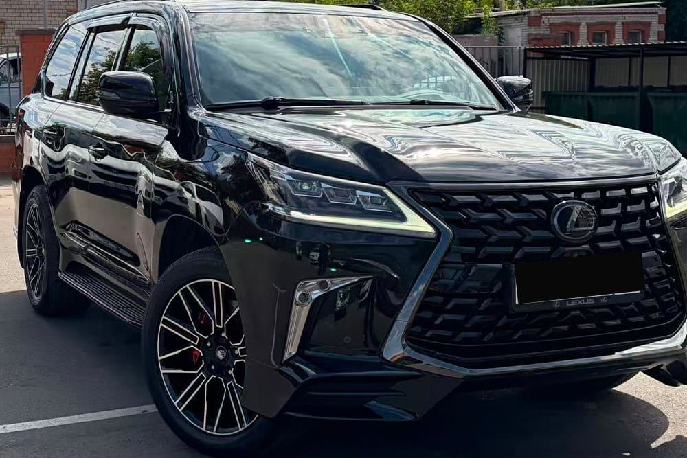 Lexus LX 570 с тормозным комплектом SAVANINI