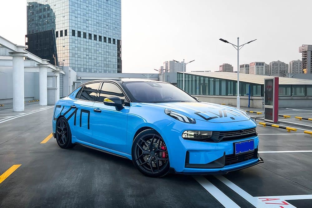 Lynk & Co 03 с тормозным комплектом SAVANINI