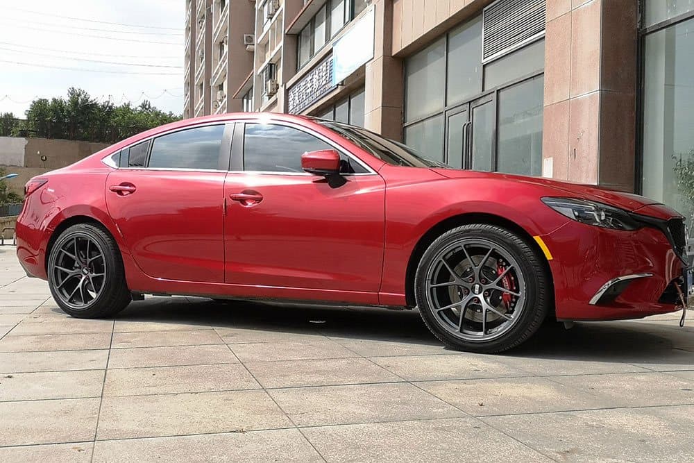 Mazda 6 (Atenza) с тормозным комплектом SAVANINI