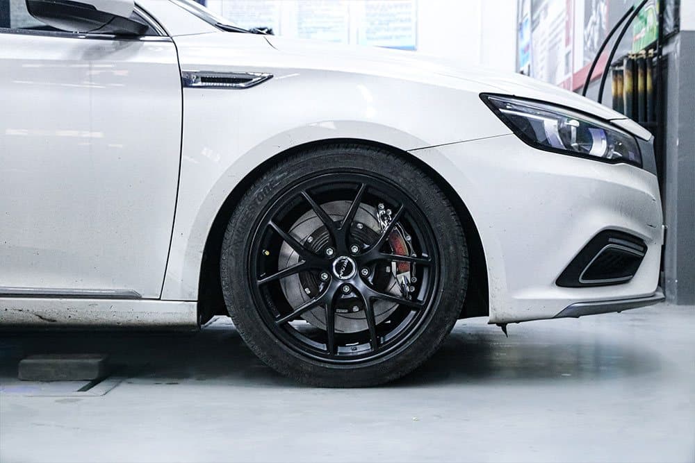 MG MG6 с тормозным комплектом SAVANINI