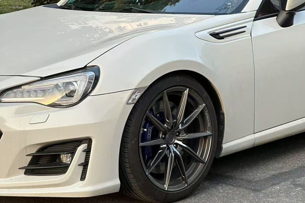 Subaru BRZ с тормозным комплектом SAVANINI