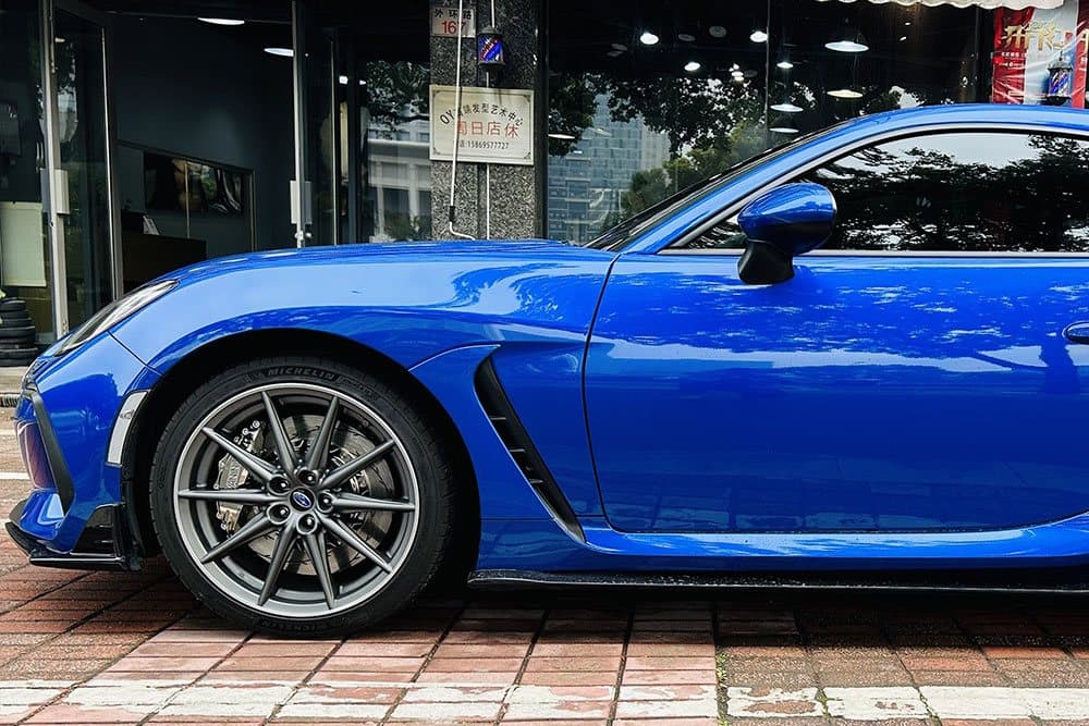 Subaru BRZ с тормозным комплектом SAVANINI