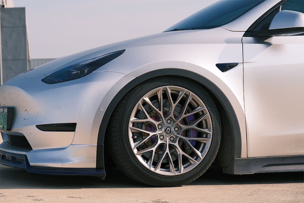 Tesla Model Y — установка SAVANINI — фото 4