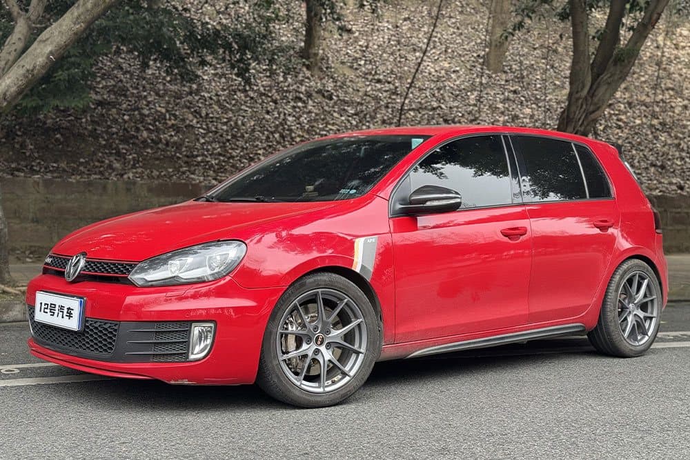 Volkswagen Golf 6 с тормозным комплектом SAVANINI