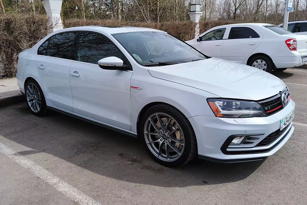 Volkswagen Jetta — установка SAVANINI