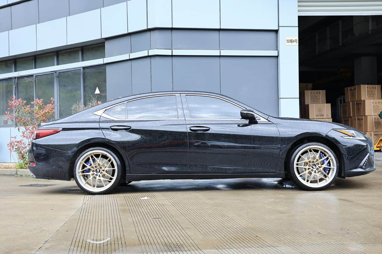 Lexus ES — установка SAVANINI — фото 7